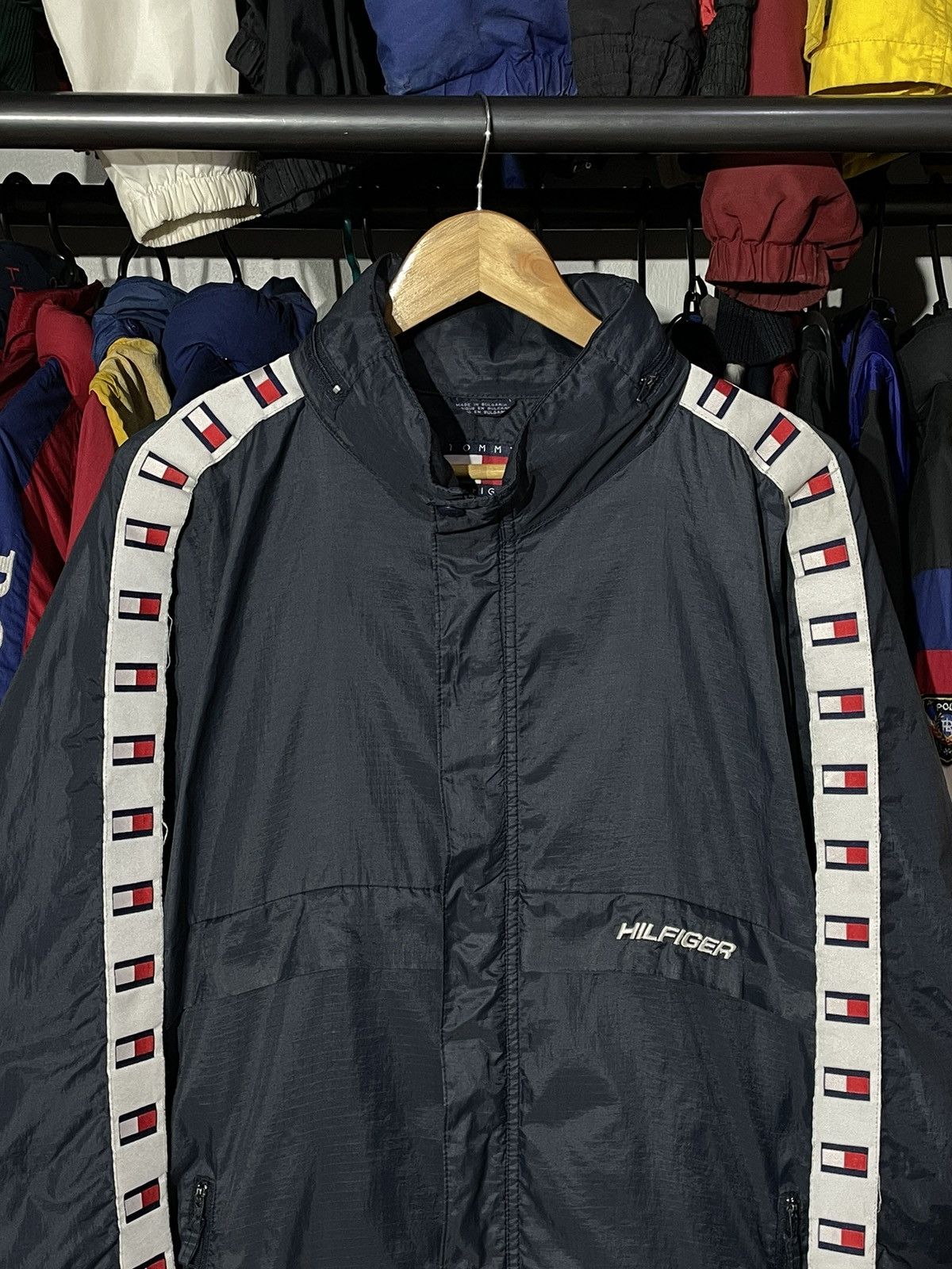 Tommy Hilfiger × Vintage Jacket Tommy Hilfiger Band 90’s Vintage Size US L / EU 52-54 / 3 - 2 Thumbnail
