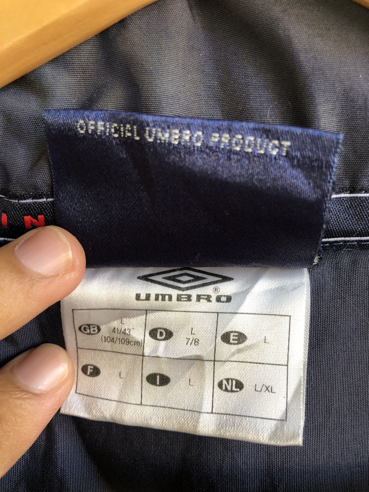 Umbro Vintage Nationwide England Pro Training Jacket Size US L / EU 52-54 / 3 - 15 Thumbnail