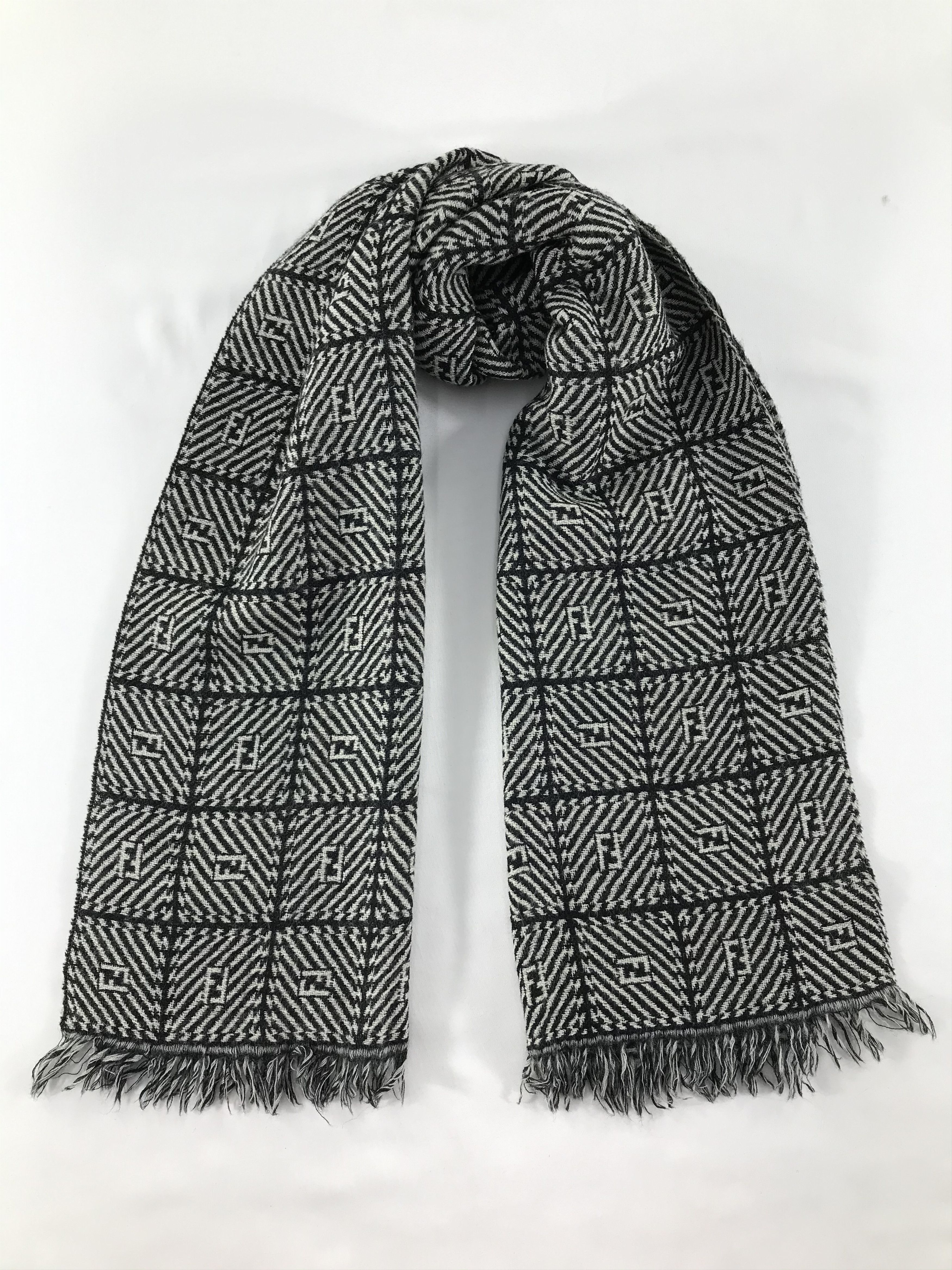 Fendi Vintage Fendi Scarf/Muffler/Neckwear MF1566 Size ONE SIZE - 1 Thumbnail