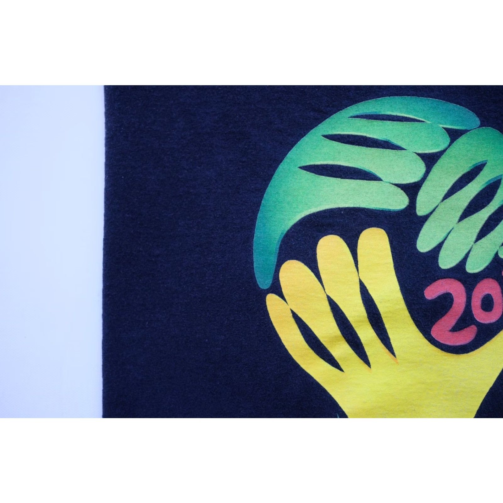 Adidas VINTAGE ADIDAS FIFA SOCCER VTG Y2K RETRO SPORT ACTIVE BLACK GRAPHIC T SHIRT 2013 SZ XL Size US XL / EU 56 / 4 - 4 Thumbnail