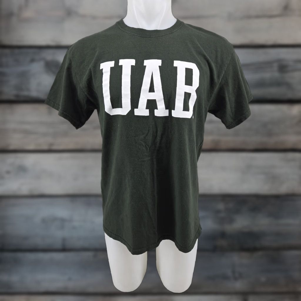 Gildan VINTAGE University of Alabama at Birmingham Blazers Green 2025 Short Sleeve T-Shirt Mens L Green University 90s Event Theme T-Shirt Size US L / EU 52-54 / 3 - 1 Thumbnail
