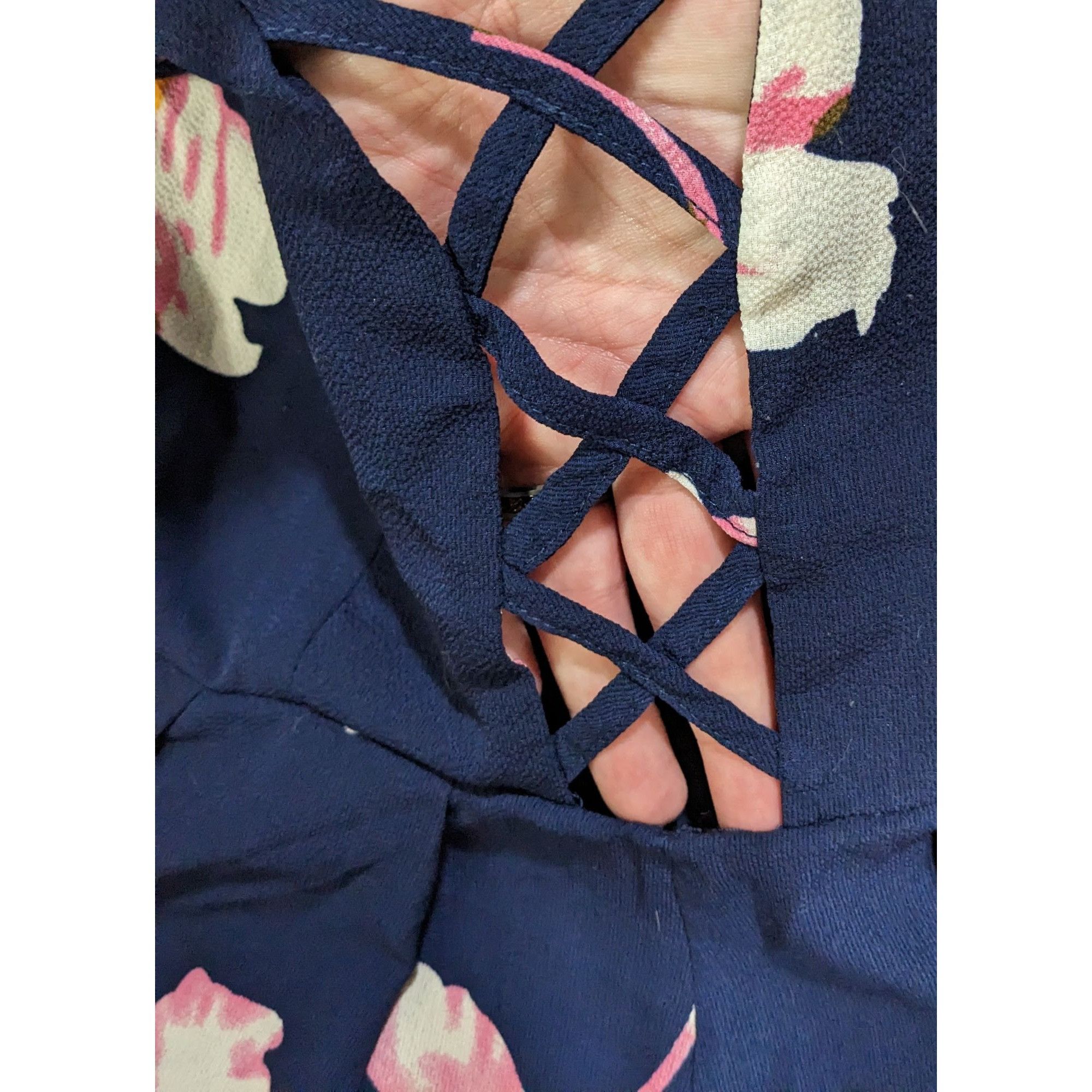 Other Coquette Beachy Navy Floral Summer Romper by Solaris Size 28" / US 6 / IT 42 - 4 Thumbnail