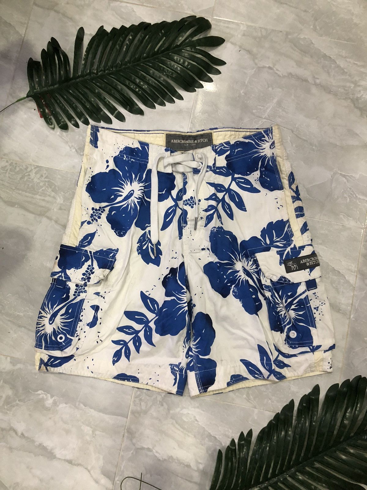 Abercrombie & Fitch Abercrombie & Fitch Hawaiian Cargo Short Pants Size US 32 / EU 48 - 1 Thumbnail