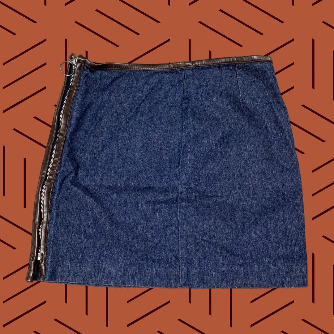 Old Navy VINTAGE Old Navy Denim Mini Skirt Grunge Leather Trim Women's 4 Blue 90s Decade N/A Size 27" / US 4 / IT 40 - 1 Thumbnail