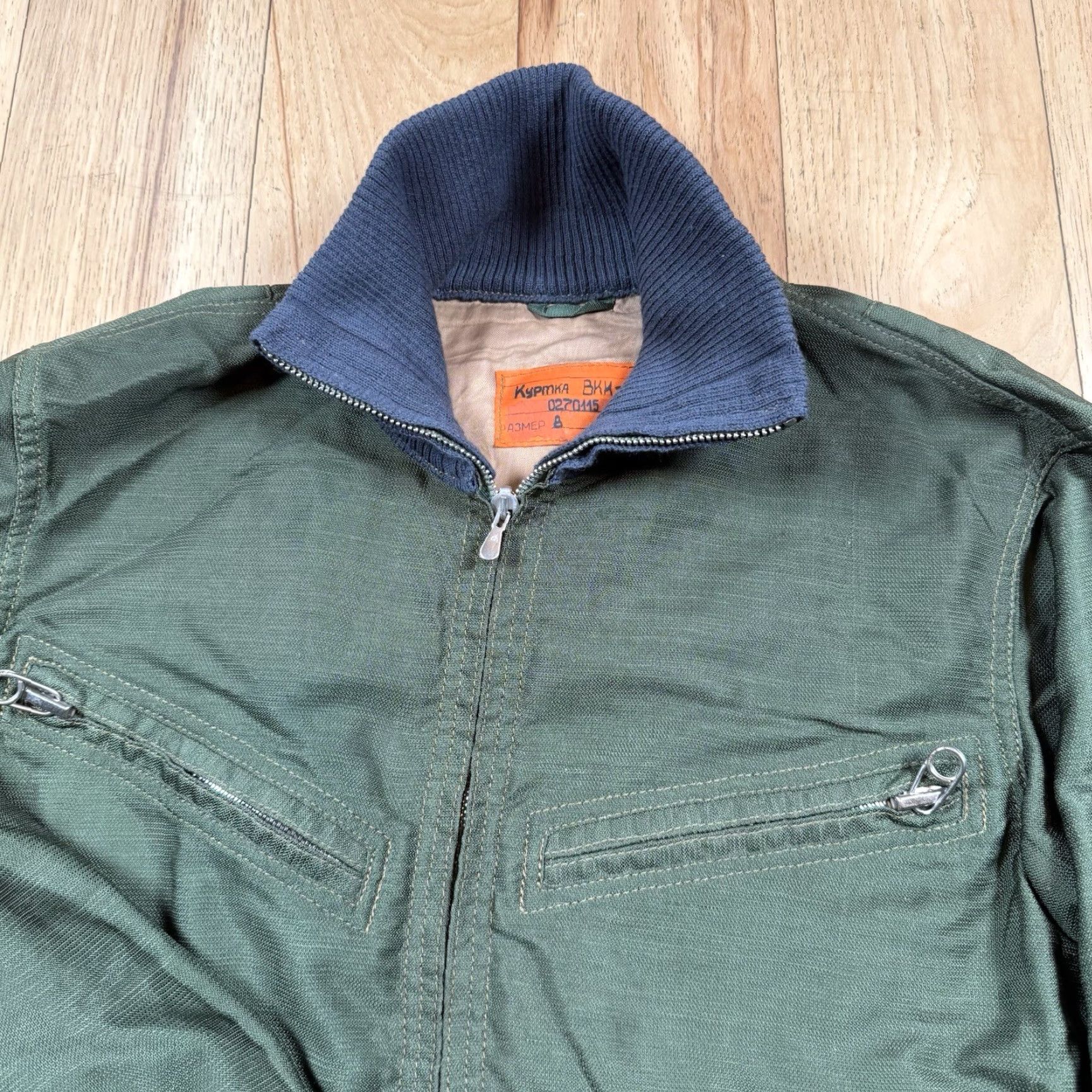 Vintage VINTAGE Flight Russian Military Bomber Jacket Green Mens Large 6 Pocket Nylon Cargo Jacket Size US L / EU 52-54 / 3 - 5 Thumbnail