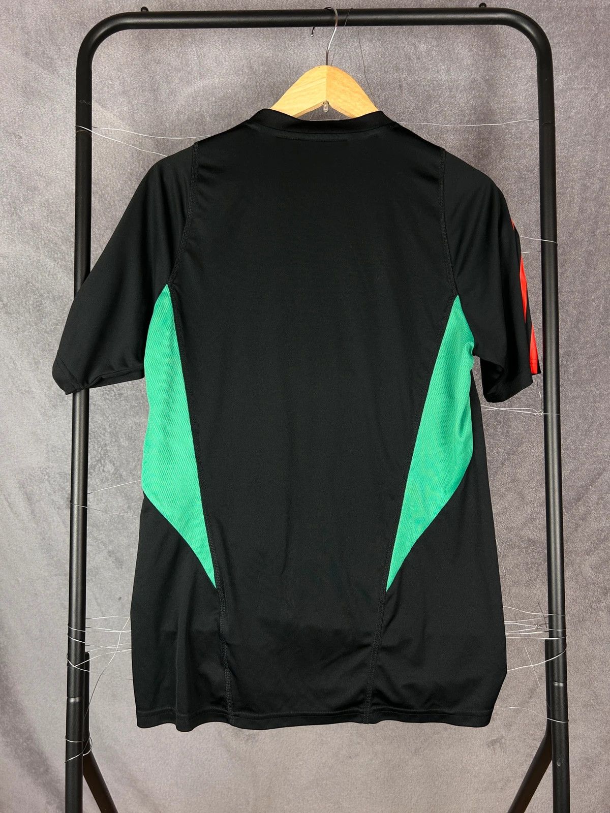 Adidas Adidas Manchester United black training soccer shirt Size US M / EU 48-50 / 2 - 2 Thumbnail