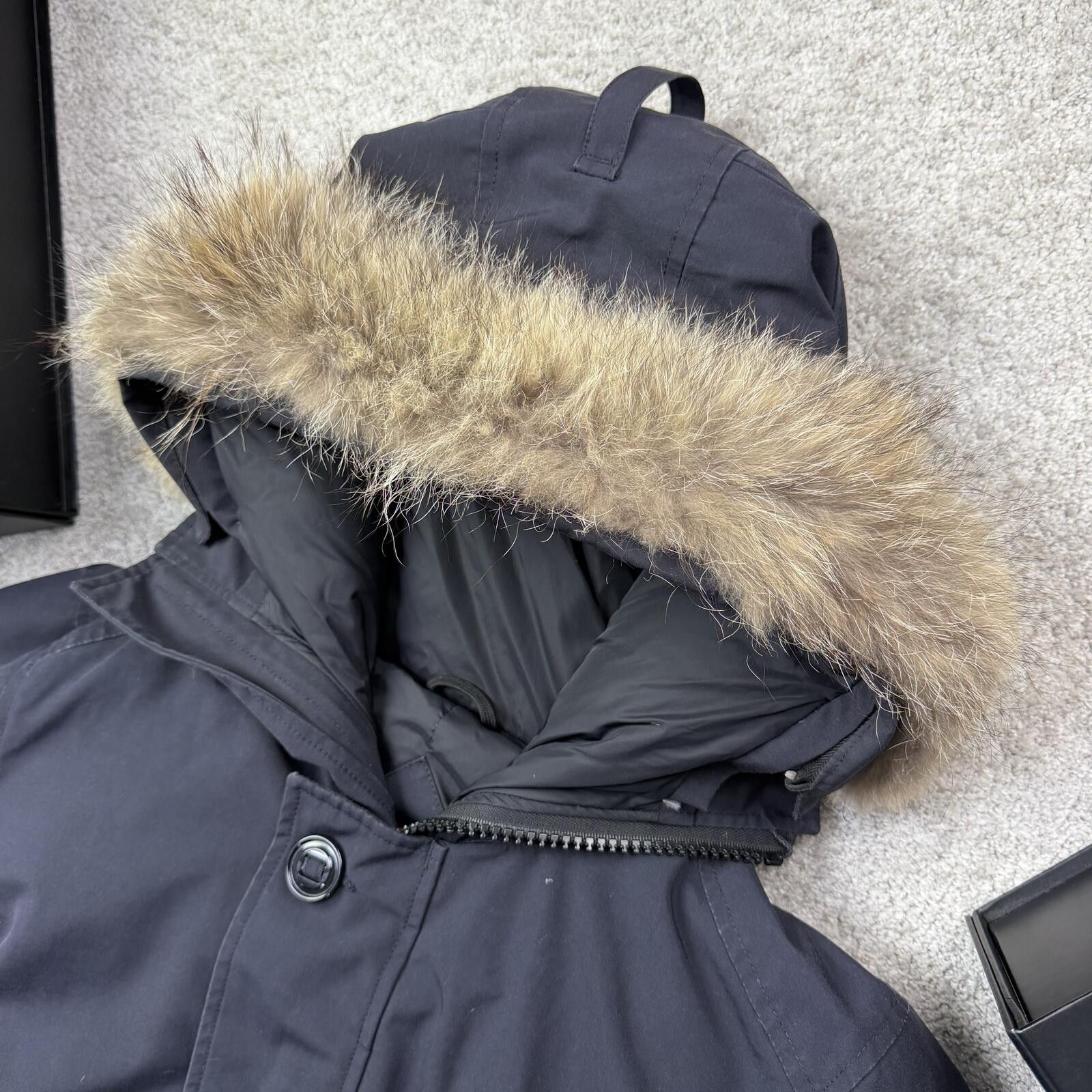 Canada Goose Canada Goose Chateau Size M Size US M / EU 48-50 / 2 - 4 Thumbnail