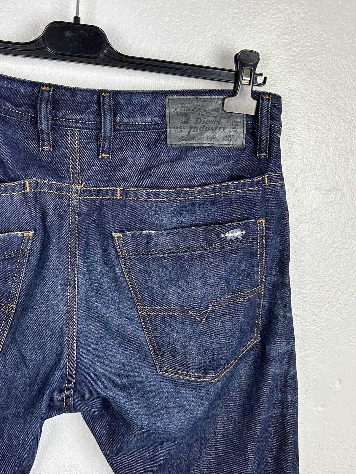 Diesel Diesel Braddom 0806W Regular Slim Carrot Jeans In Size 31/32 Size US 31 - 7 Thumbnail
