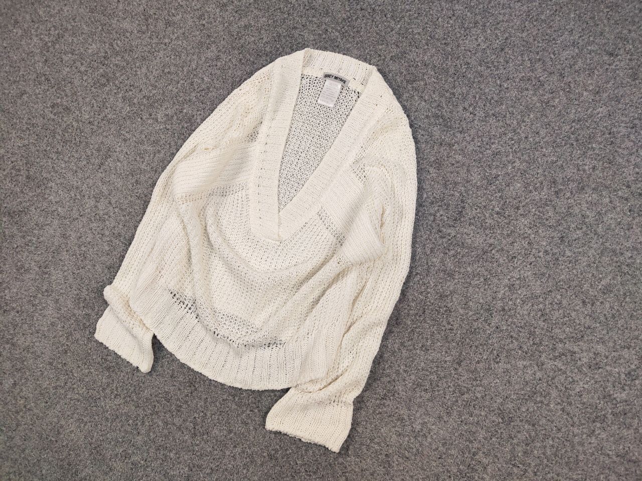 Issey Miyake Vintage 90s Issey Miyake Japan Linen Blend Mech Knit Sweater Size S / US 4 / IT 40 - 3 Thumbnail