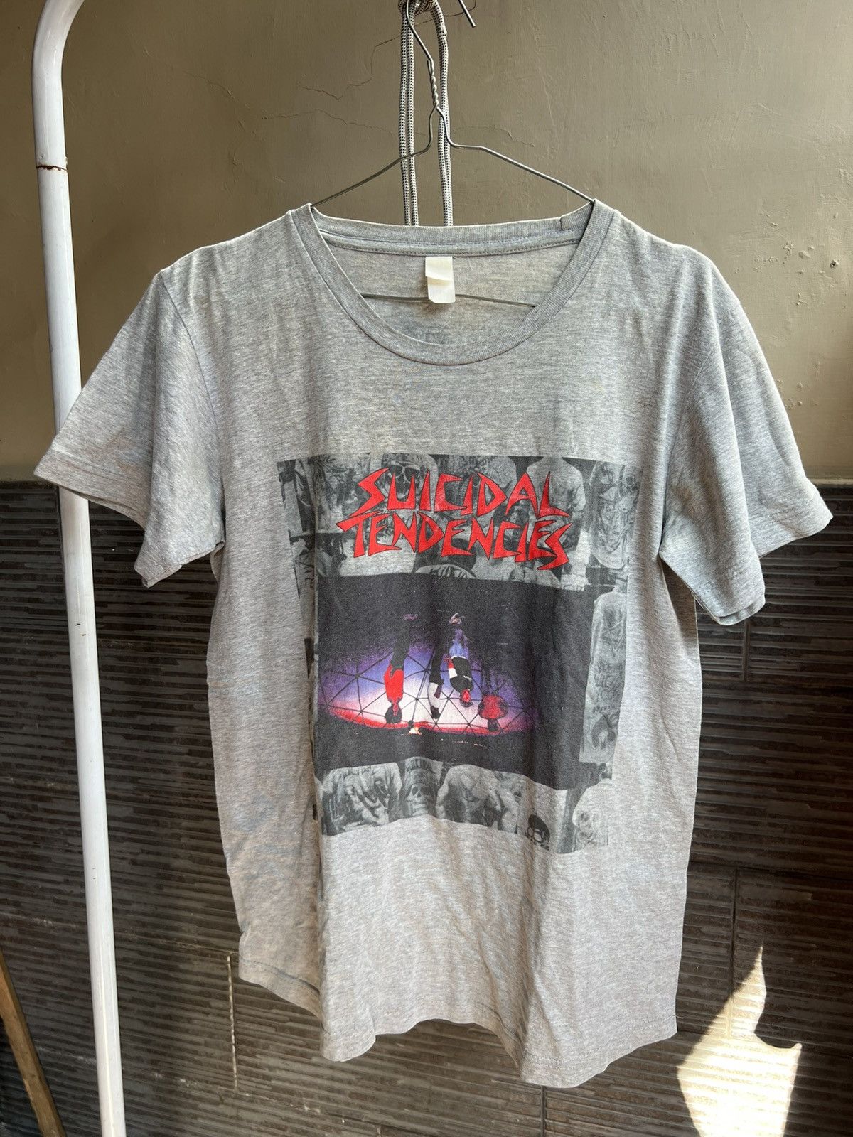 Band Tees Thrashed SUICIDAL TENDENCIES Sun Faded Distressed ERD GRUNGE Size US XS / EU 42 / 0 - 2 Thumbnail