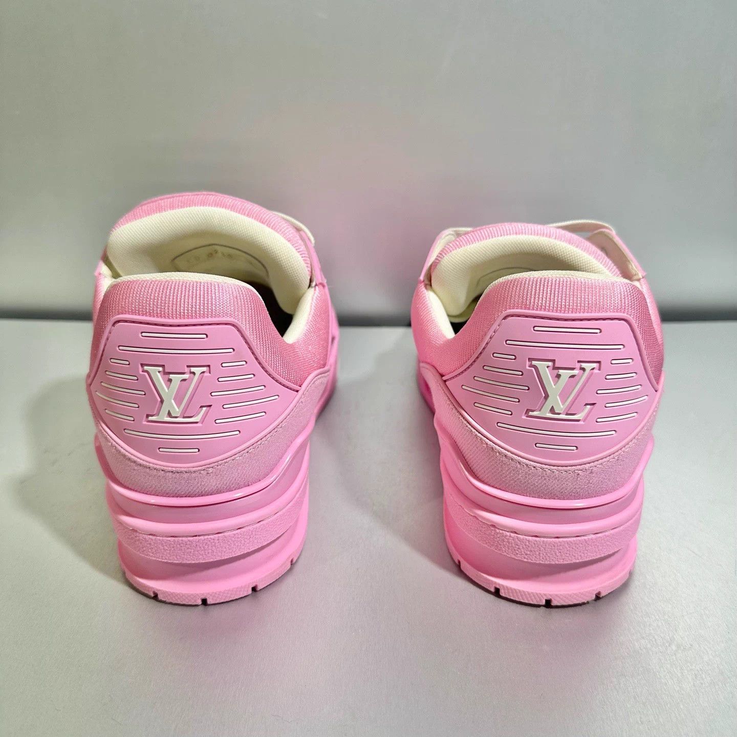 Louis Vuitton Louis Vuitton Trainer 25 New Pink Denim 9/43 Mint Size US 9 / EU 42 - 5 Thumbnail