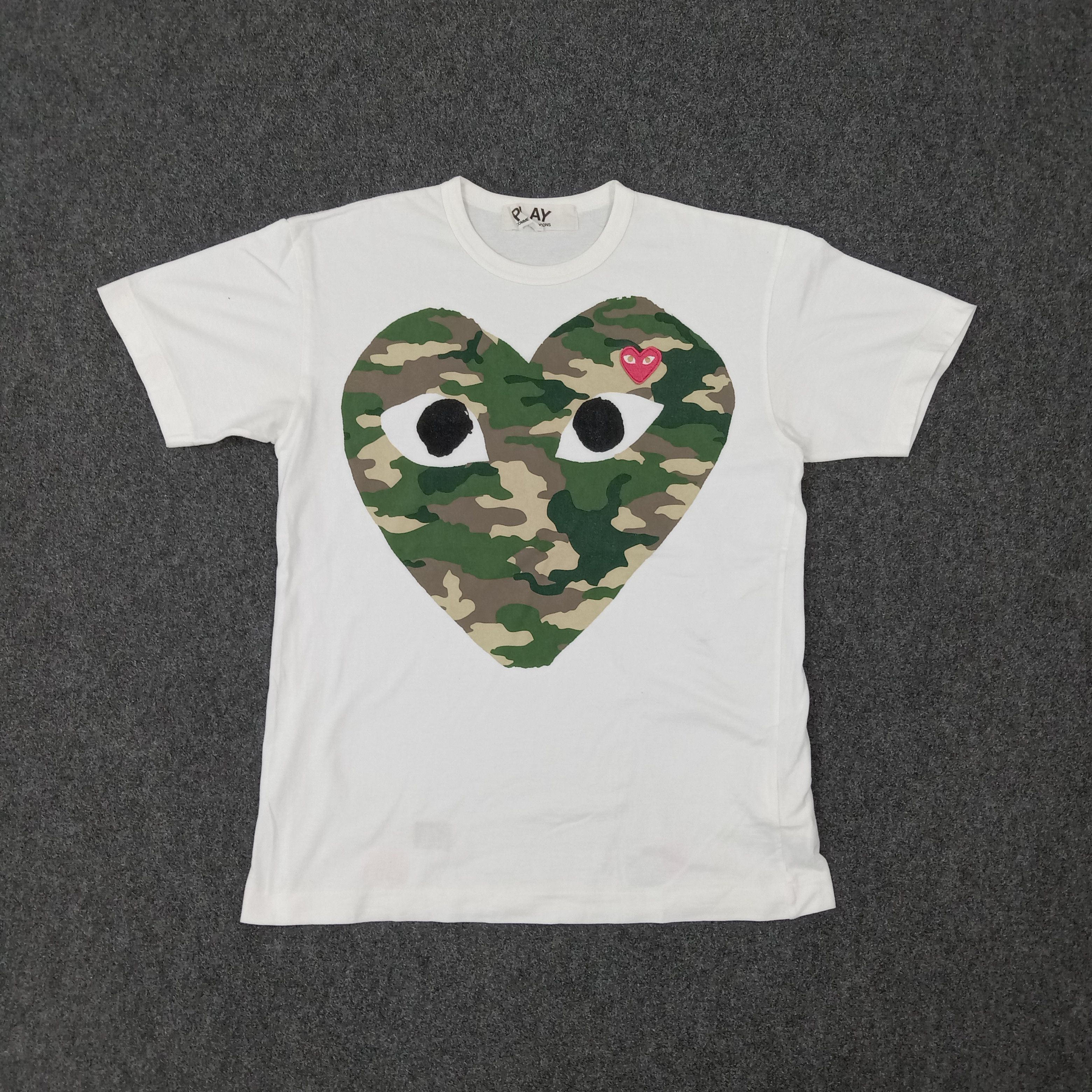Comme des Garcons Comme des Garçons PLAY Camo Heart Tshirt C267N34 Size US M / EU 48-50 / 2 - 1 Thumbnail