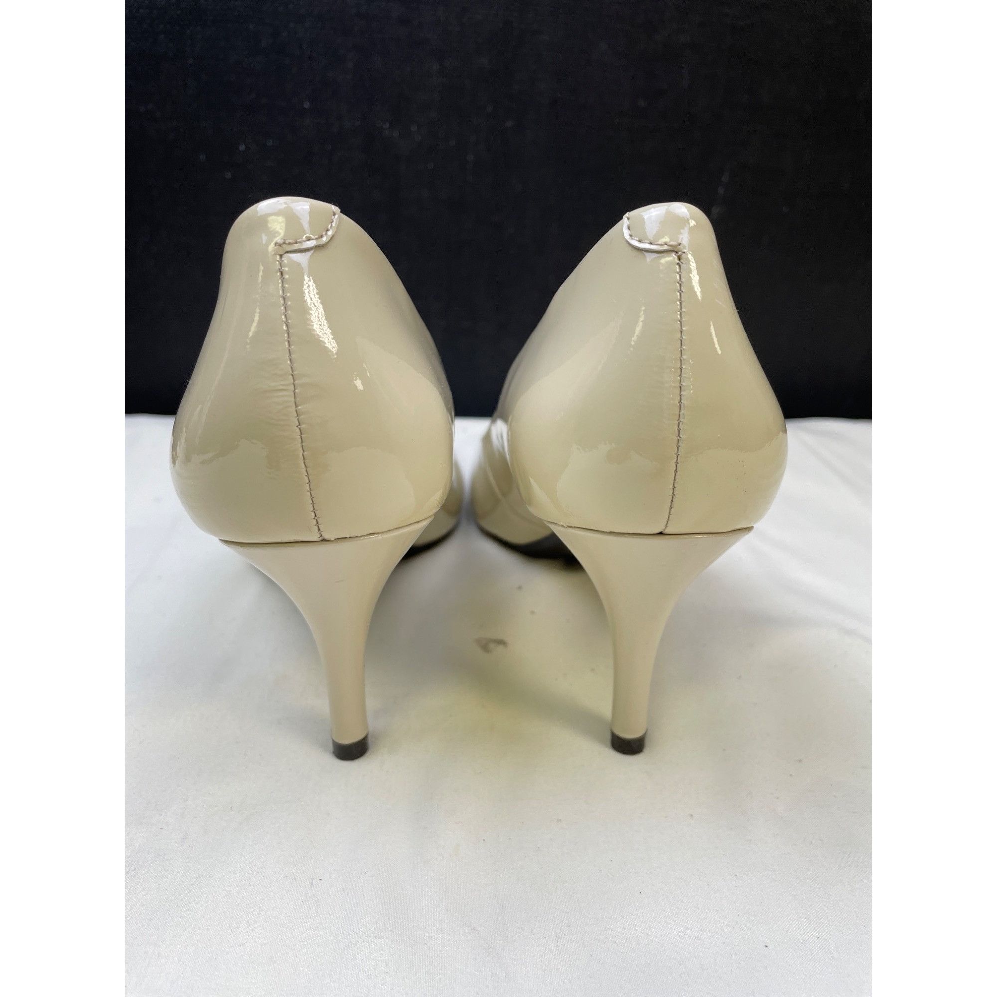 Calvin Klein Calvin Klein Women's Tan Patent Pumps/ Shoes Heel 3.25" Size Size US 9.5 / IT 39.5 - 3 Thumbnail