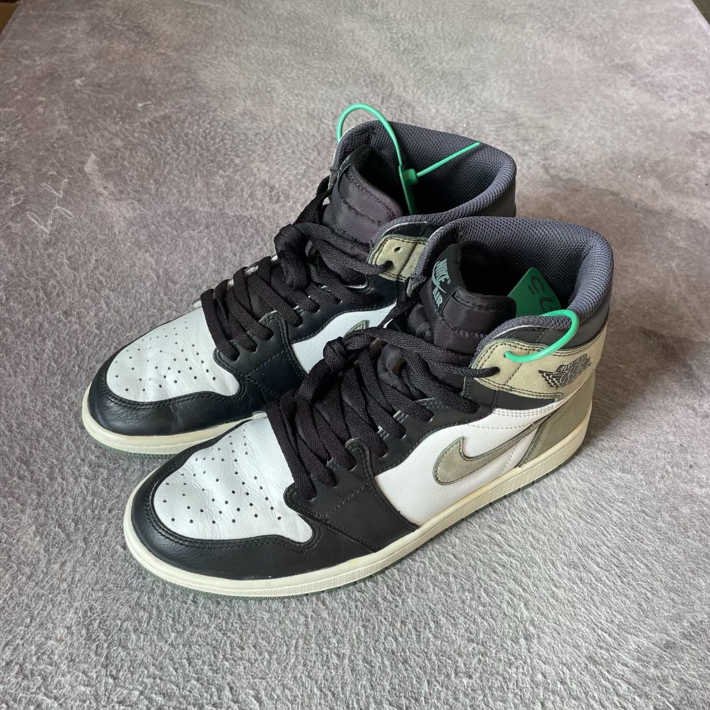 Nike Nike Green Lowtop Sneakers 44.5 Men Size US 11 / EU 44 - 1 Thumbnail