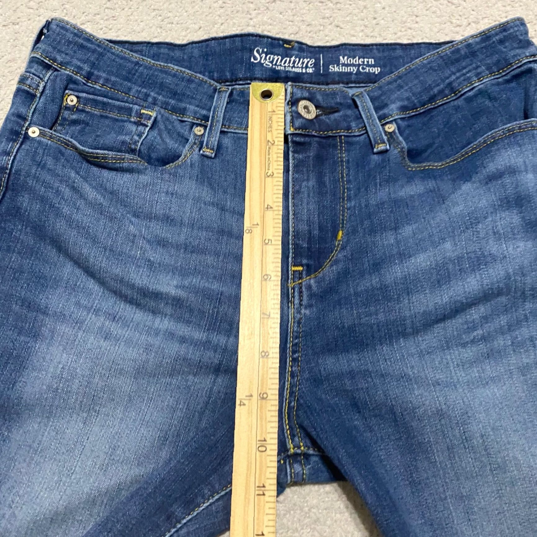 Levi's Levi's Signature Jeans Womens 10 Blue Mid Rise Skinny Crop Pant Regular 5-Pocket Denim Athletic? Size 30" / US 8 / IT 44 - 7 Thumbnail
