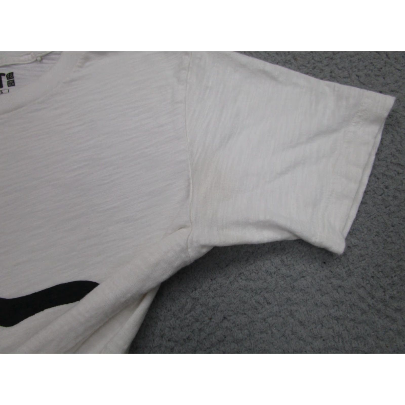 Uniqlo VINTAGE Uniqlo Shirt Mens XS White Art Graphic Tee UT Art Print Size US XS / EU 42 / 0 - 2 Thumbnail