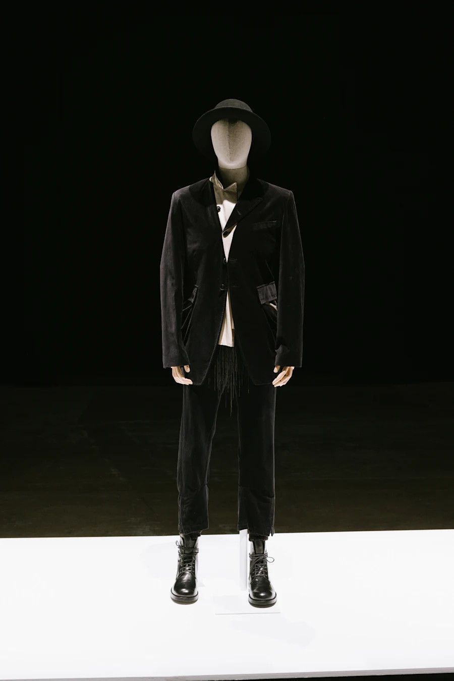 Ann Demeulemeester F/W06 Look 19 Velvet Jacket Size 46R - 3 Thumbnail