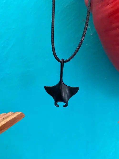 Other Manta Ray Necklace Ocean Animals Pendant Size ONE SIZE - 2 Thumbnail