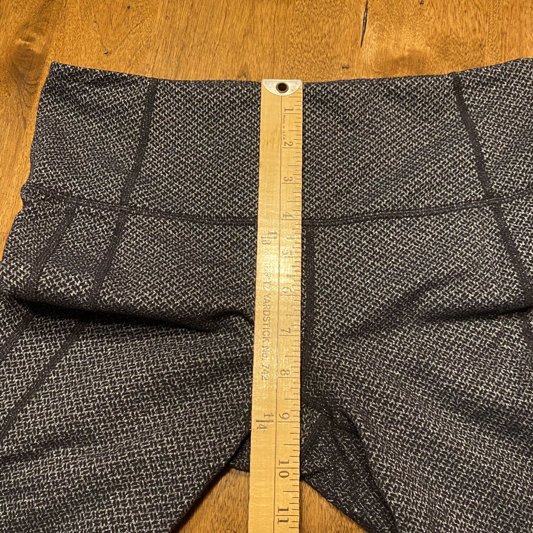 Athleta Athleta Leggings Womens M Gray Black High Waist Cropped Criss Cross Power Up Cross Outdoor Sport Size 32" / US 10 / IT 46 - 7 Thumbnail