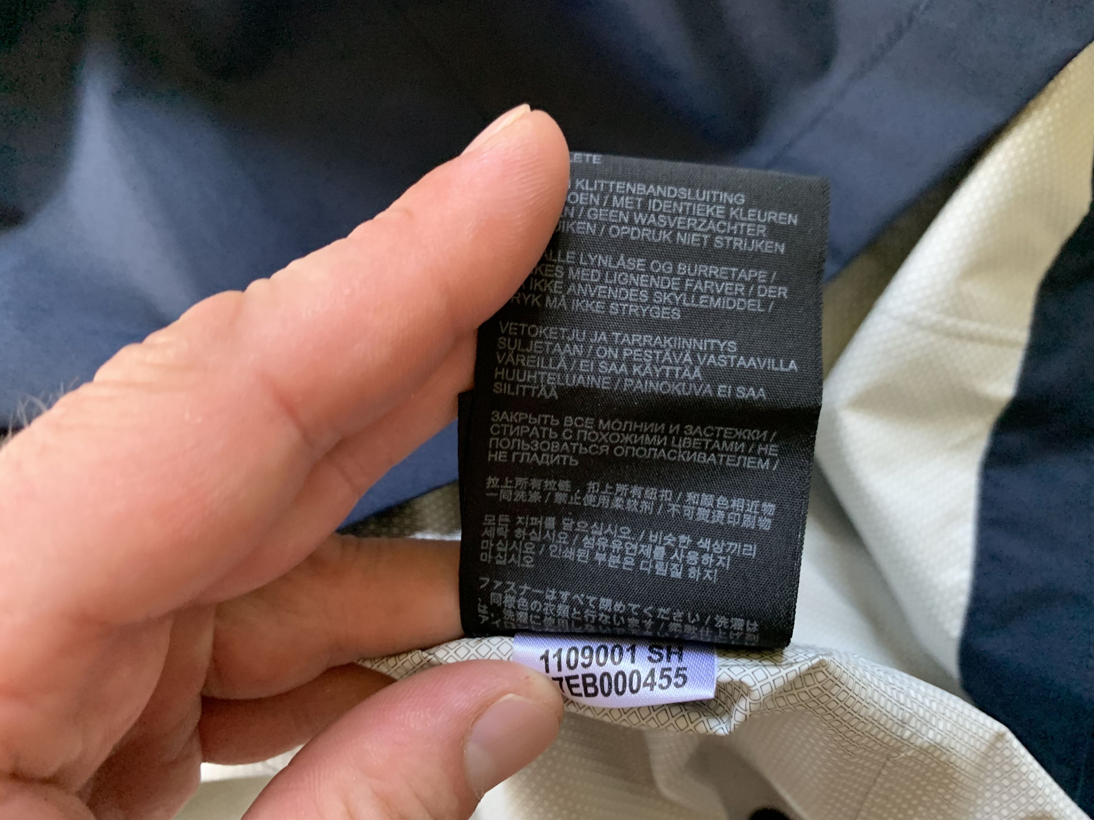 Jack Wolfskin Jack Wolfskins Women's Light Membran Waterproof Jacket Size M / US 6-8 / IT 42-44 - 11 Thumbnail