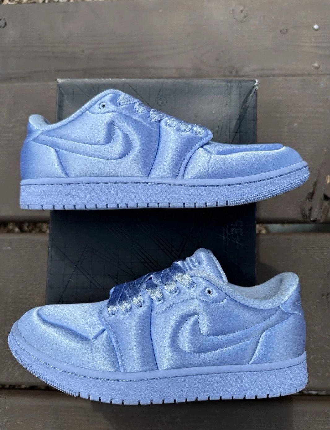 Jordan Brand Air Jordan Retro 1 Low Method Of Make Satin Aluminum Wmns Size US 10.5 / IT 40.5 - 2 Thumbnail