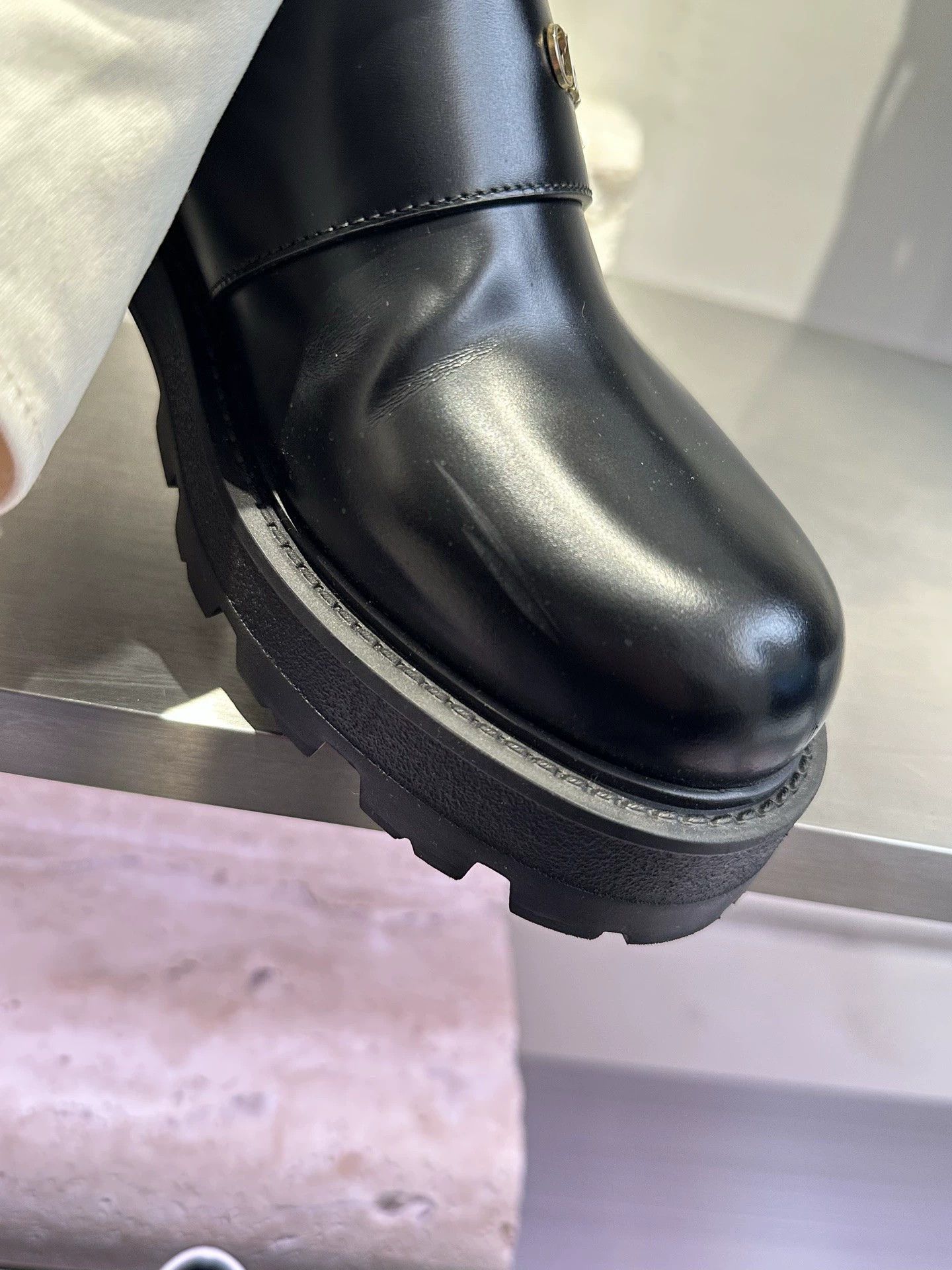 Dior Dior Pre-Owned Black Short Plat Boot 36.5 Toe Scuff Size US 6 / IT 36 - 7 Thumbnail