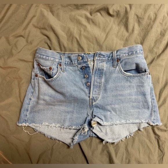 Levi's Levi's Light Blue Frayed Jean Shorts Size 29" - 1 Thumbnail