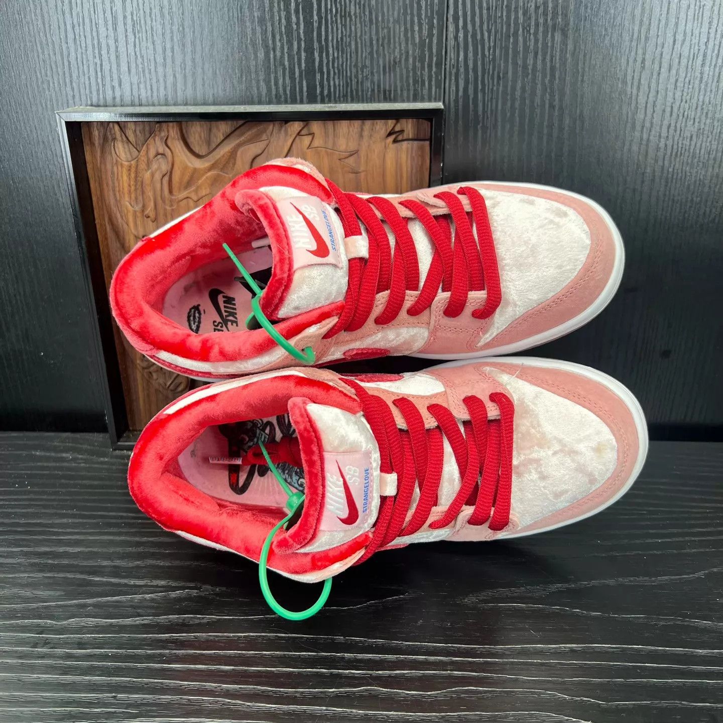 Nike Nike Dunk SB Valentine's Day 37.5 Boxed New Size US 7 / IT 37 - 5 Thumbnail