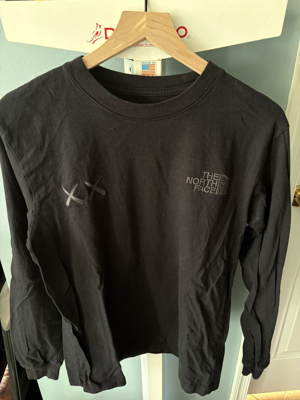 The North Face The North Face x Kaws long sleeve Size US S / EU 44-46 / 1 - 1 Thumbnail