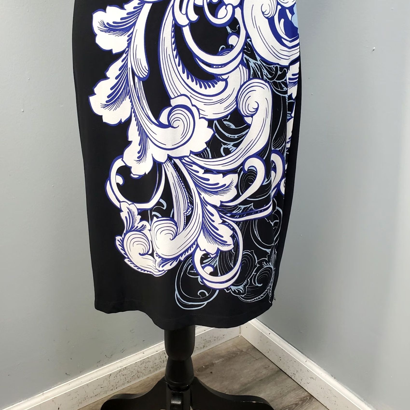Boston Proper Boston Proper Dress Womens 8 Feather Scroll Sheath Multi Floral Lined Scoop Neck Size M / US 6-8 / IT 42-44 - 4 Thumbnail