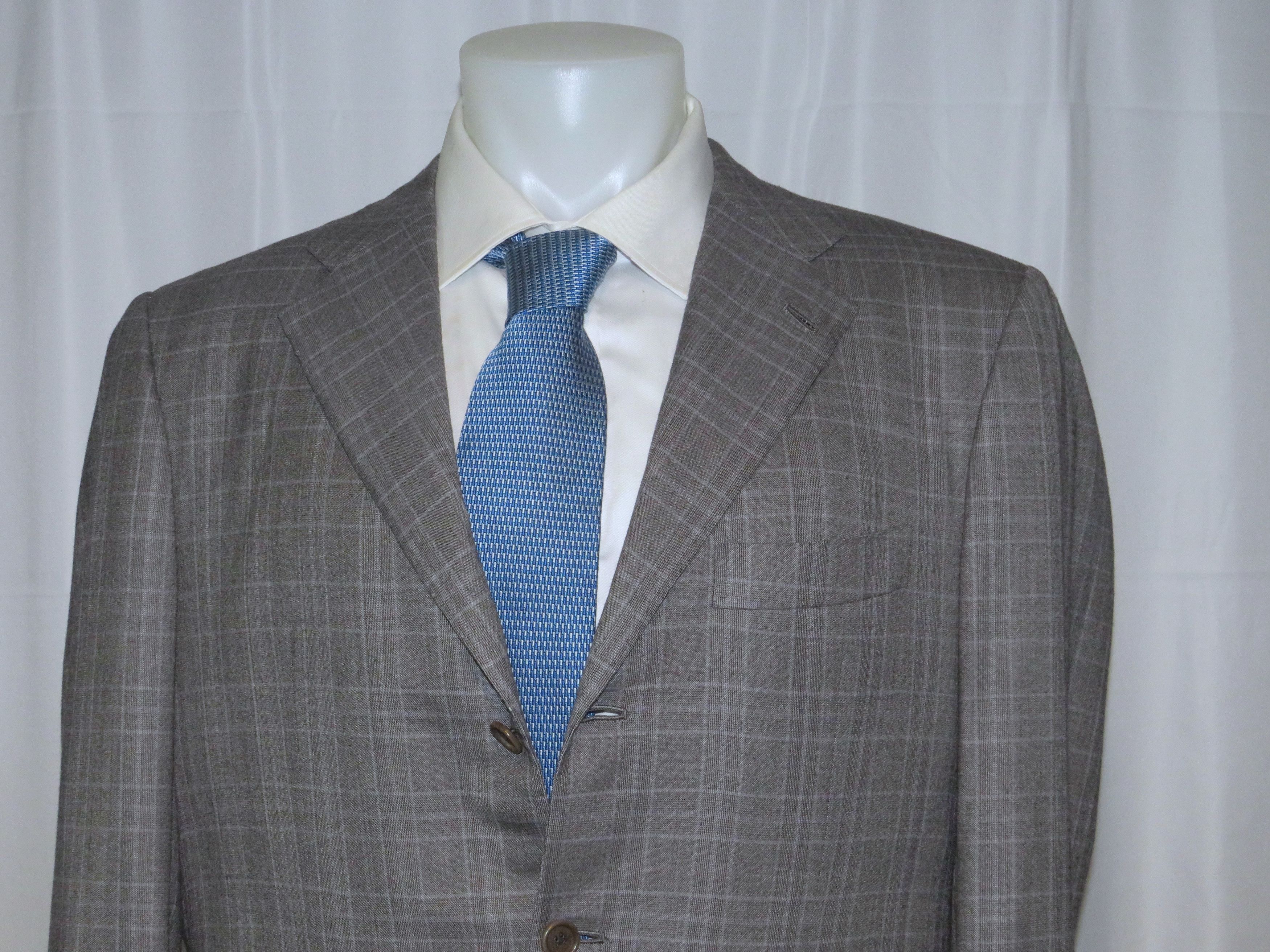 Kiton 13.2 Micron Super 210 Gray Plaid Three Button Suit 42R Size 42R - 4 Thumbnail