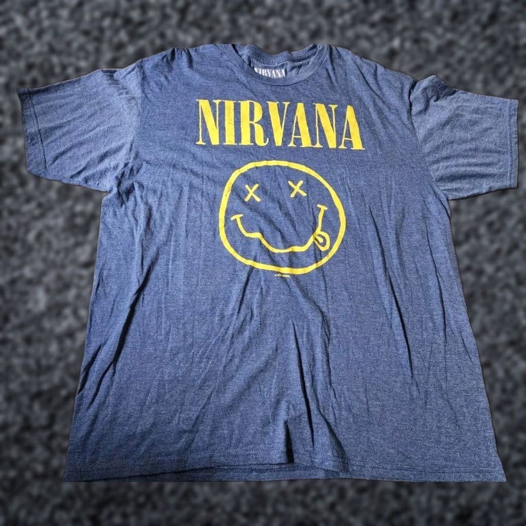 Etro VINTAGE Nirvana Mens 2XL Officially Licensed Kurt Cobain Smiley Face Retro Rock T-Shirt Size US XXL / EU 58 / 5 - 1 Thumbnail