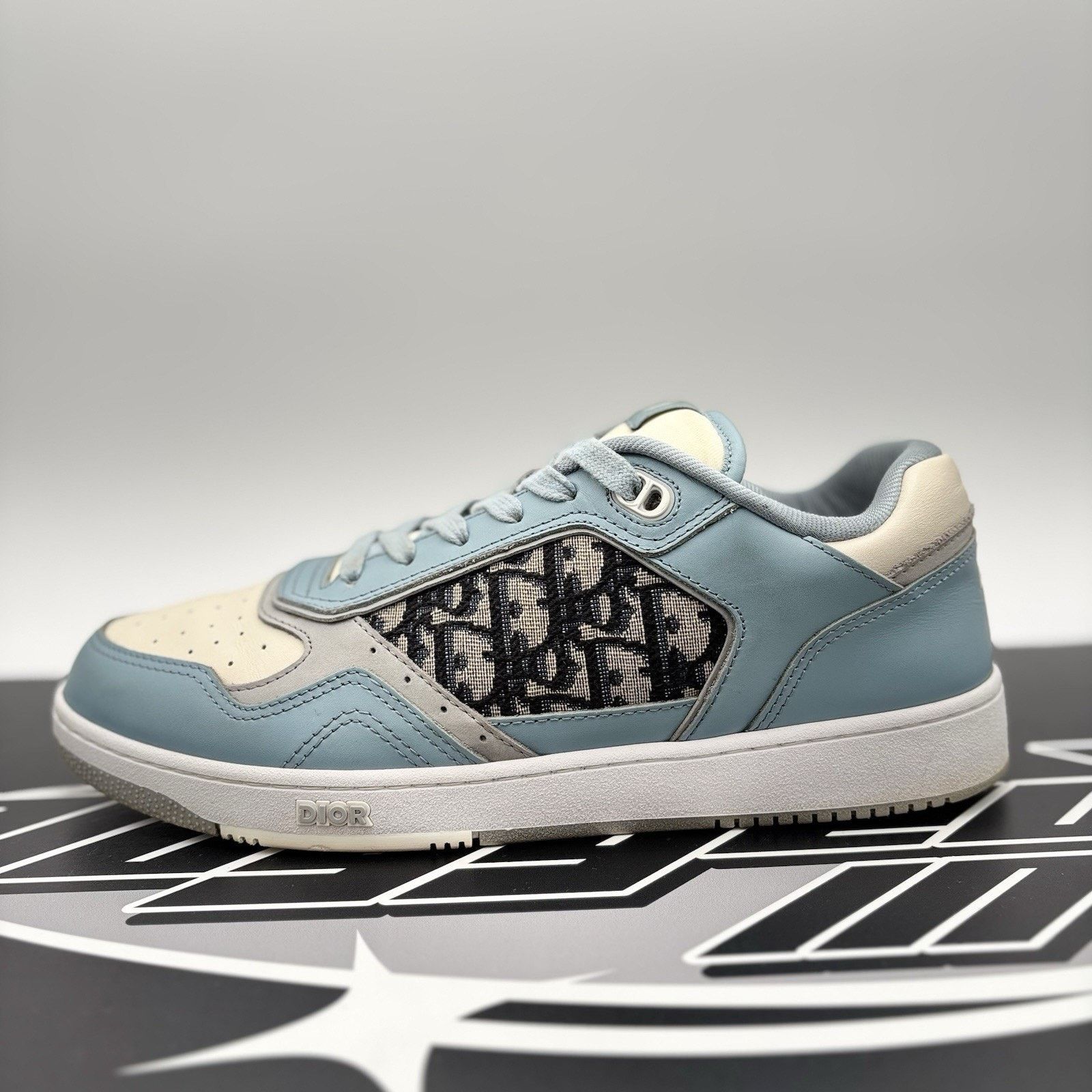 Dior Dior B27 Low Dior ' Light Blue ' | GOOD CONDITION! Size US 10 / EU 43 - 11 Thumbnail
