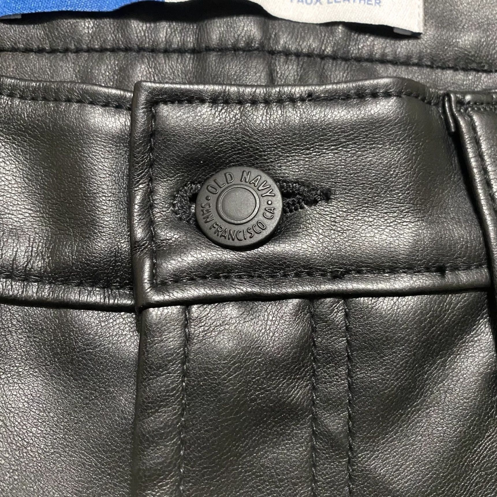 Old Navy Old Navy Pants Womens 12 Black High-Rise OG Straight Faux Leather Vegan Zip Pant Womens 12 Black High-Rise OG Straight Faux Leather Vegan Zip Size 34" / US 12 / IT 48 - 4 Thumbnail