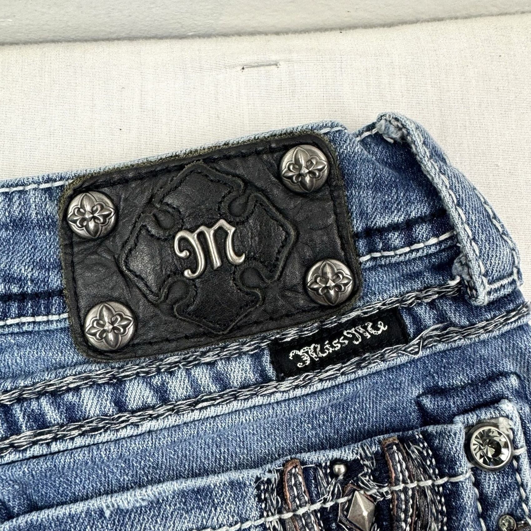 Miss Me VINTAGE Miss Me Bootcut Jeans Womens 28 Hipster Y2K 2000s American Blue Jeans Womens 28 Mens? Size 28" / US 6 / IT 42 - 4 Thumbnail