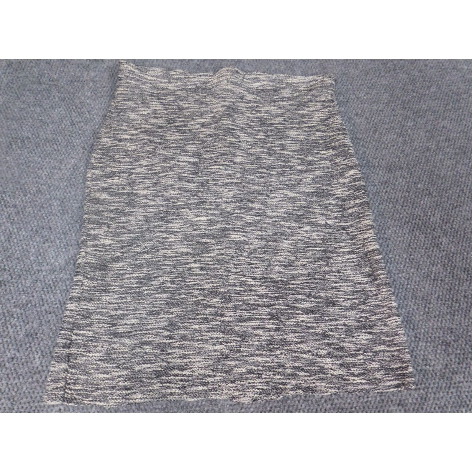 Vintage Daniel Rainn Womens Skirt XL Gray A-Line Zip Stretch Knee Length Knit Ruffle Casual Designer Flower Vintage No (adjusted) Size 40" / US 18 - 4 Thumbnail