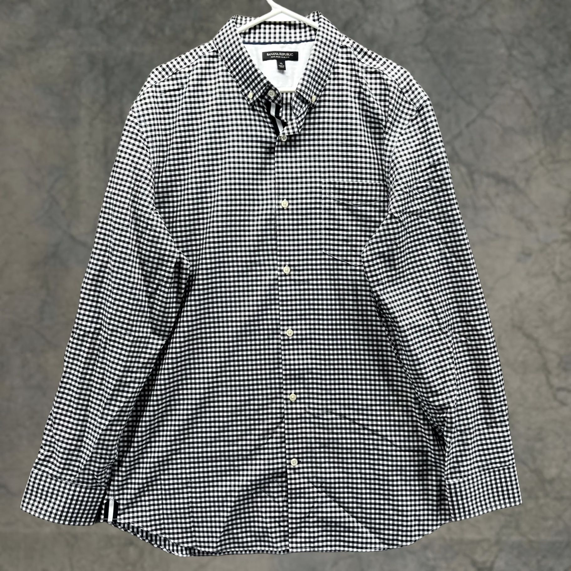 Banana Republic Banana Republic Dress Shirt Mens XL Black Gingham Slim Fit Non Iron Long Sleeve Button-Down Collar Shirt Womens? Size 46R - 1 Thumbnail