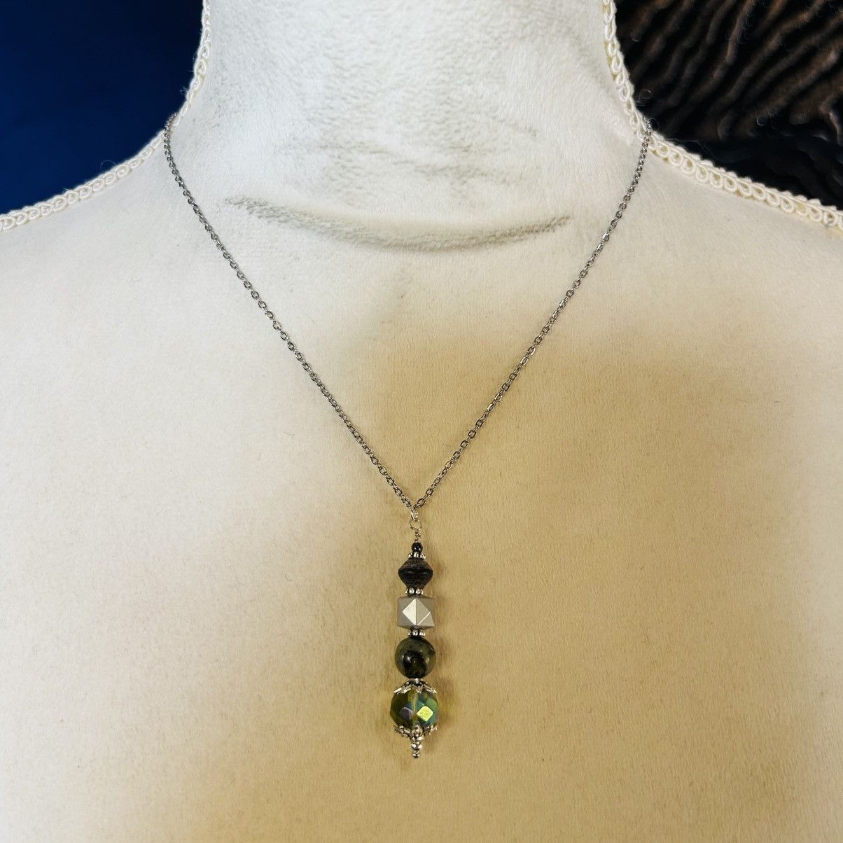 Handmade Handcrafted faceted crystal serpentine hematite necklace Size ONE SIZE - 2 Thumbnail