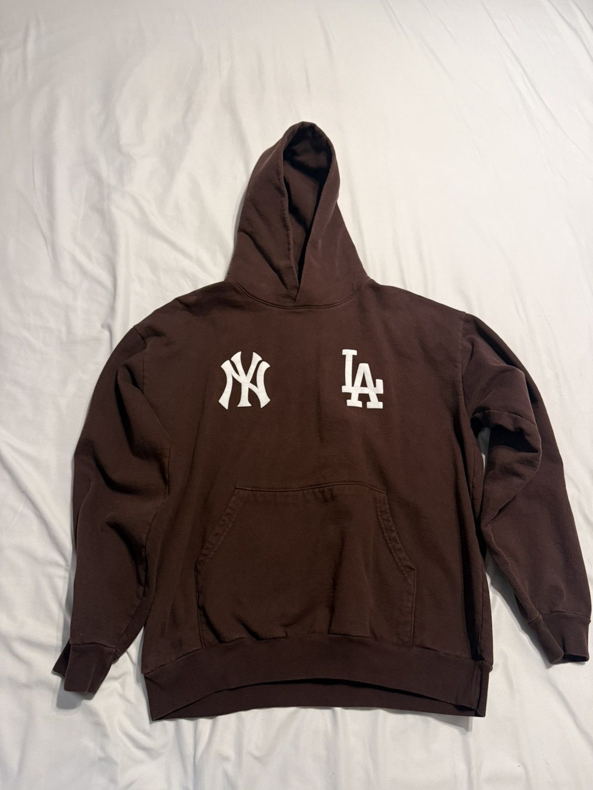 Holiday Brand Brand New Holiday Brand NYLA Brown Hoodie Size XXL Size US XXL / EU 58 / 5 - 1 Thumbnail