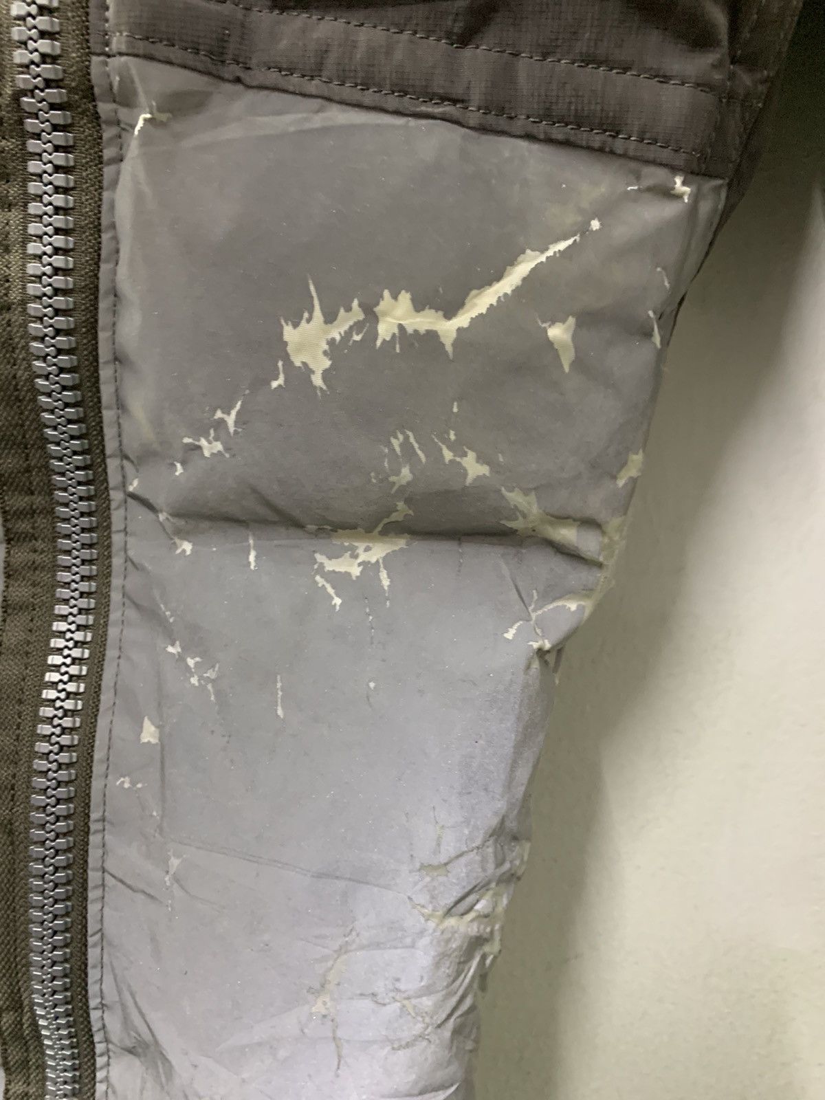 Apollo Avirex Hangar Apollo 11 Puffer Pants Distressed Reflective Size US 34 / EU 50 - 12 Thumbnail
