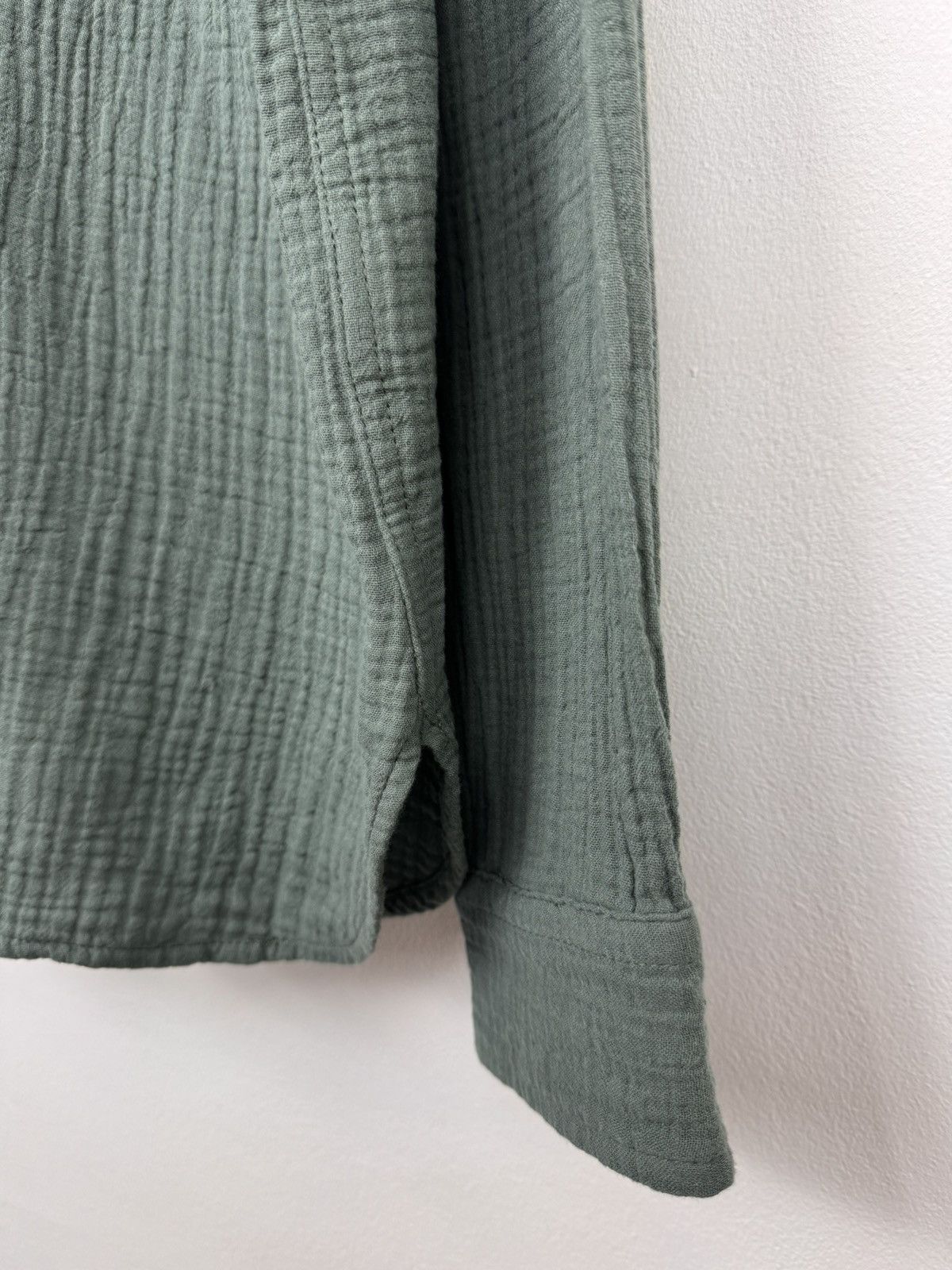 J.Crew J.Crew Men Muslin Long Sleeve Shirt Green Size M Size US M / EU 48-50 / 2 - 2 Thumbnail