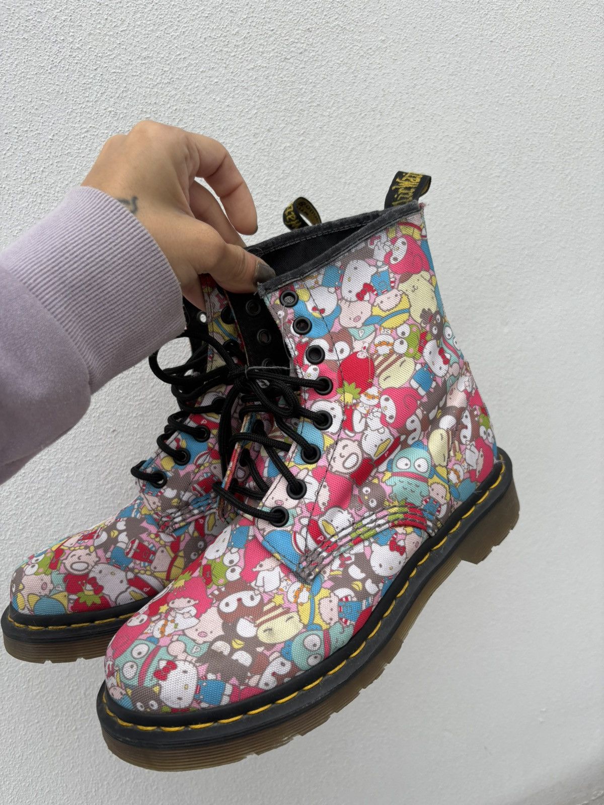 Dr. Martens Dr Martens x Hello kitty limited edition boots Size US 7 / IT 37 - 5 Thumbnail