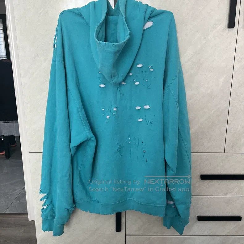 Balenciaga Balenciaga Teal Hole Sweatshirt Size US S / EU 44-46 / 1 - 2 Thumbnail