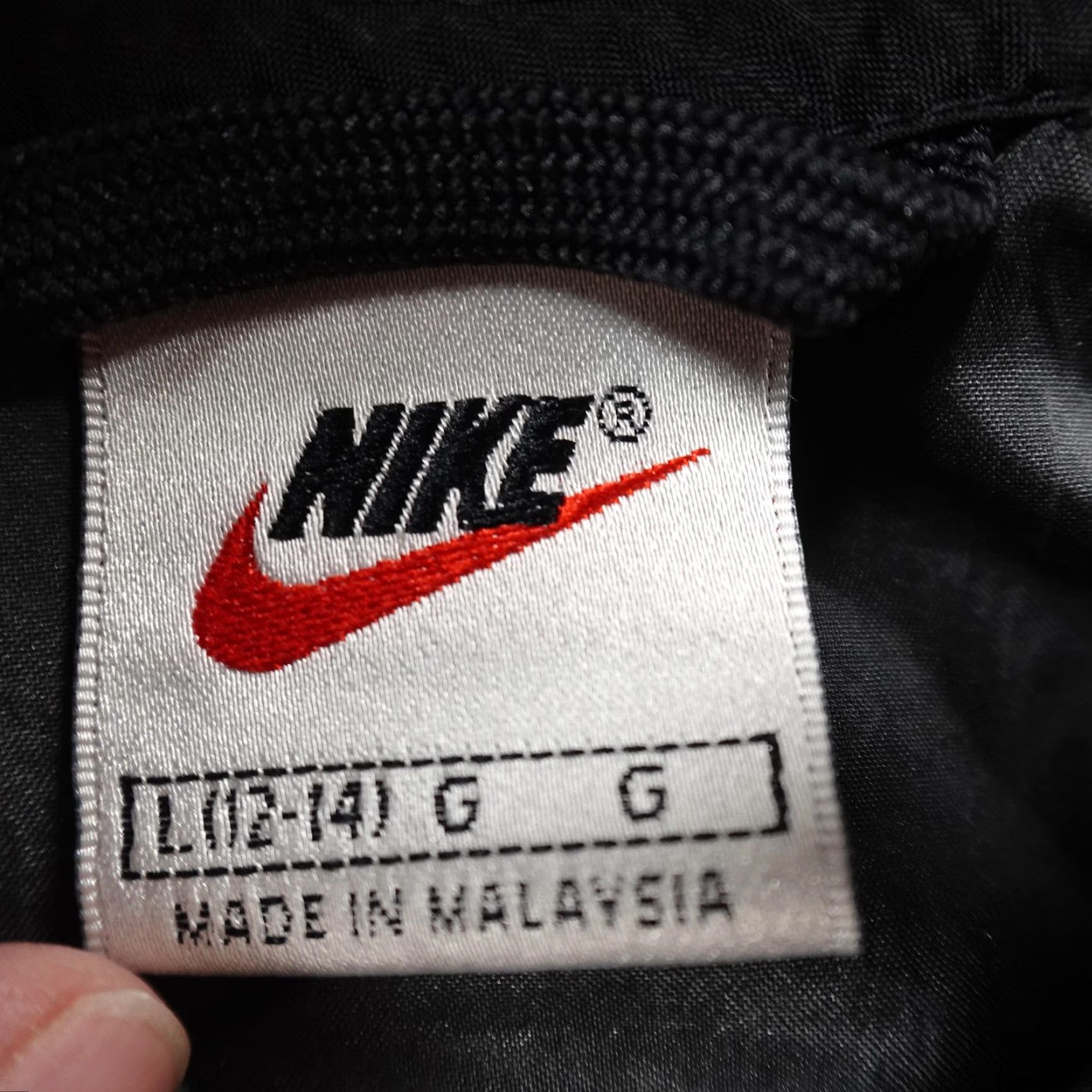 Nike VINTAGE Nike Jacket Womens L Black Hooded Windbreaker Full Zip Coat Logo 90s Y2K Mens Womens Girls Boys Size L / US 10 / IT 46 - 5 Thumbnail