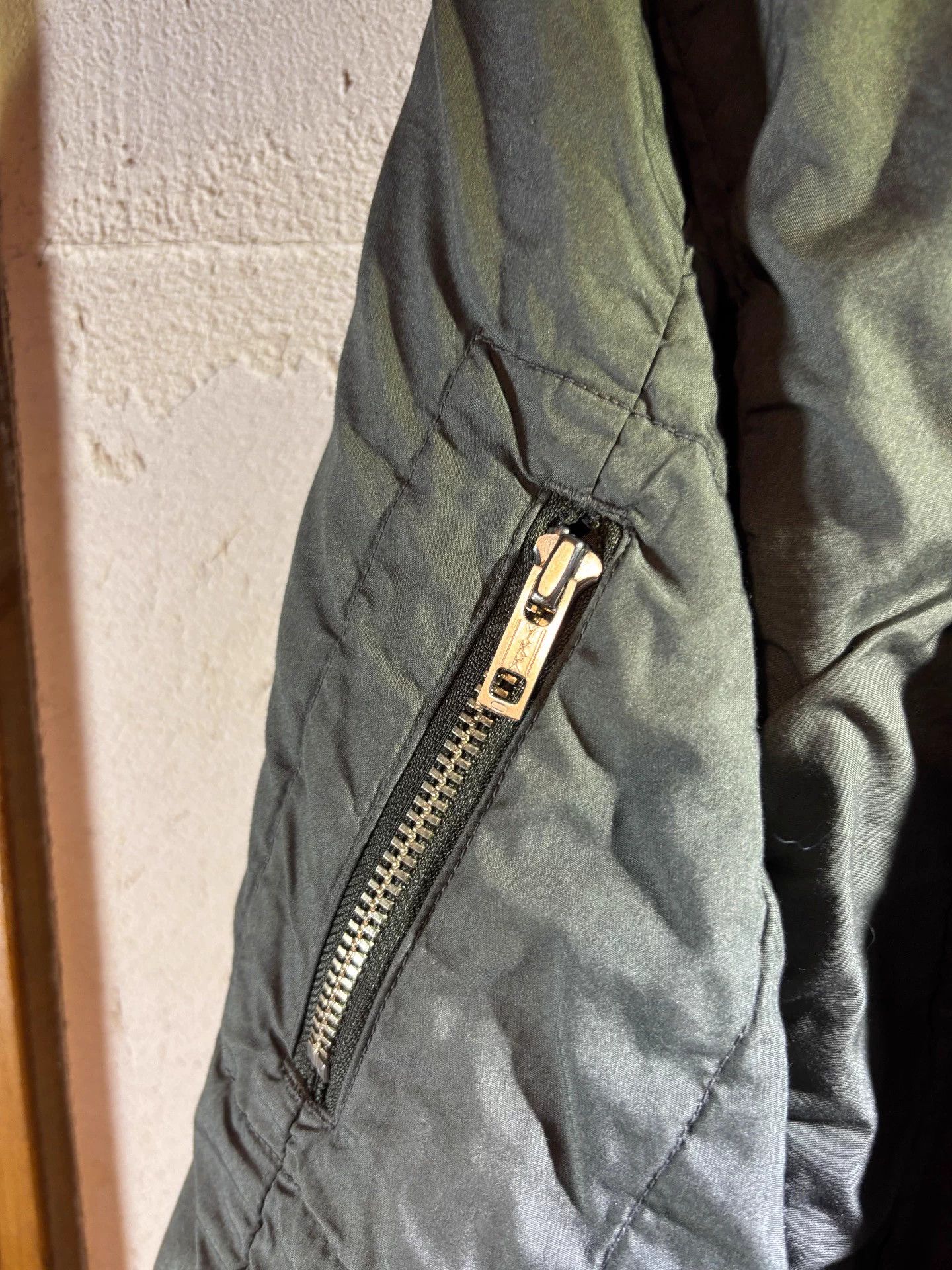 Other issuethings pleated short wide grn flight jkt Size US M / EU 48-50 / 2 - 6 Thumbnail