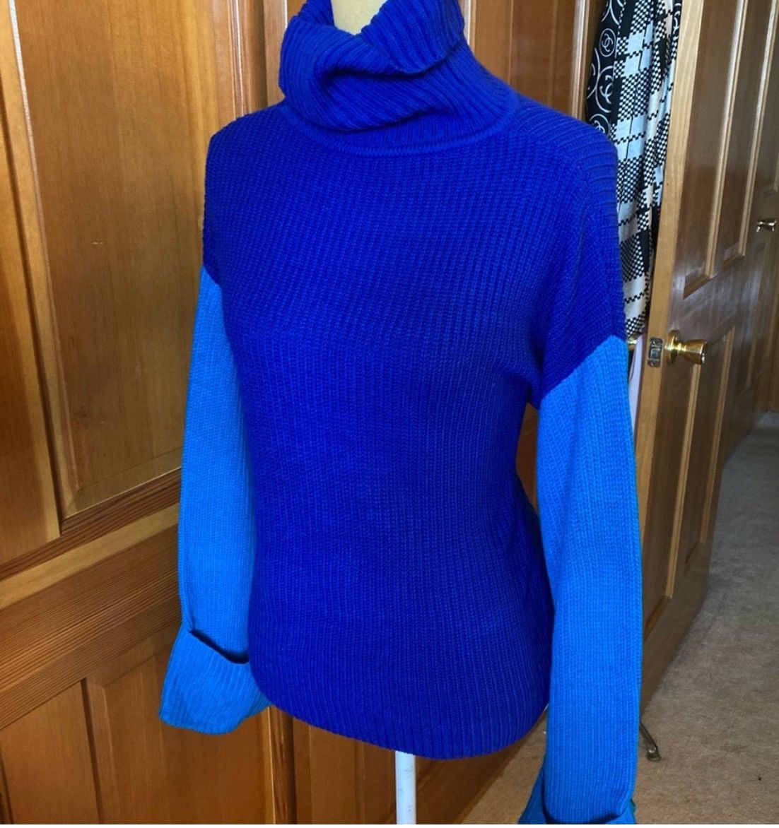 Designer × Other NWT, Lavishly Paris Women’s Turtleneck Rib Knit Sweater. Size S / US 4 / IT 40 - 6 Thumbnail