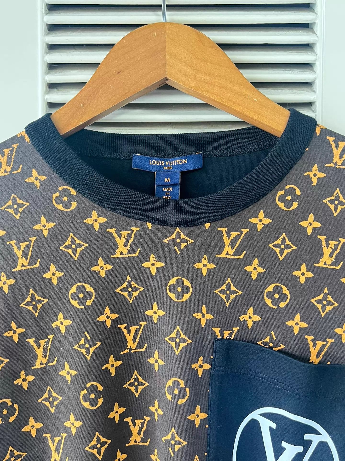 Louis Vuitton Louis Vuitton Men's Black Monogram Panel SS Tee M Size US M / EU 48-50 / 2 - 3 Thumbnail