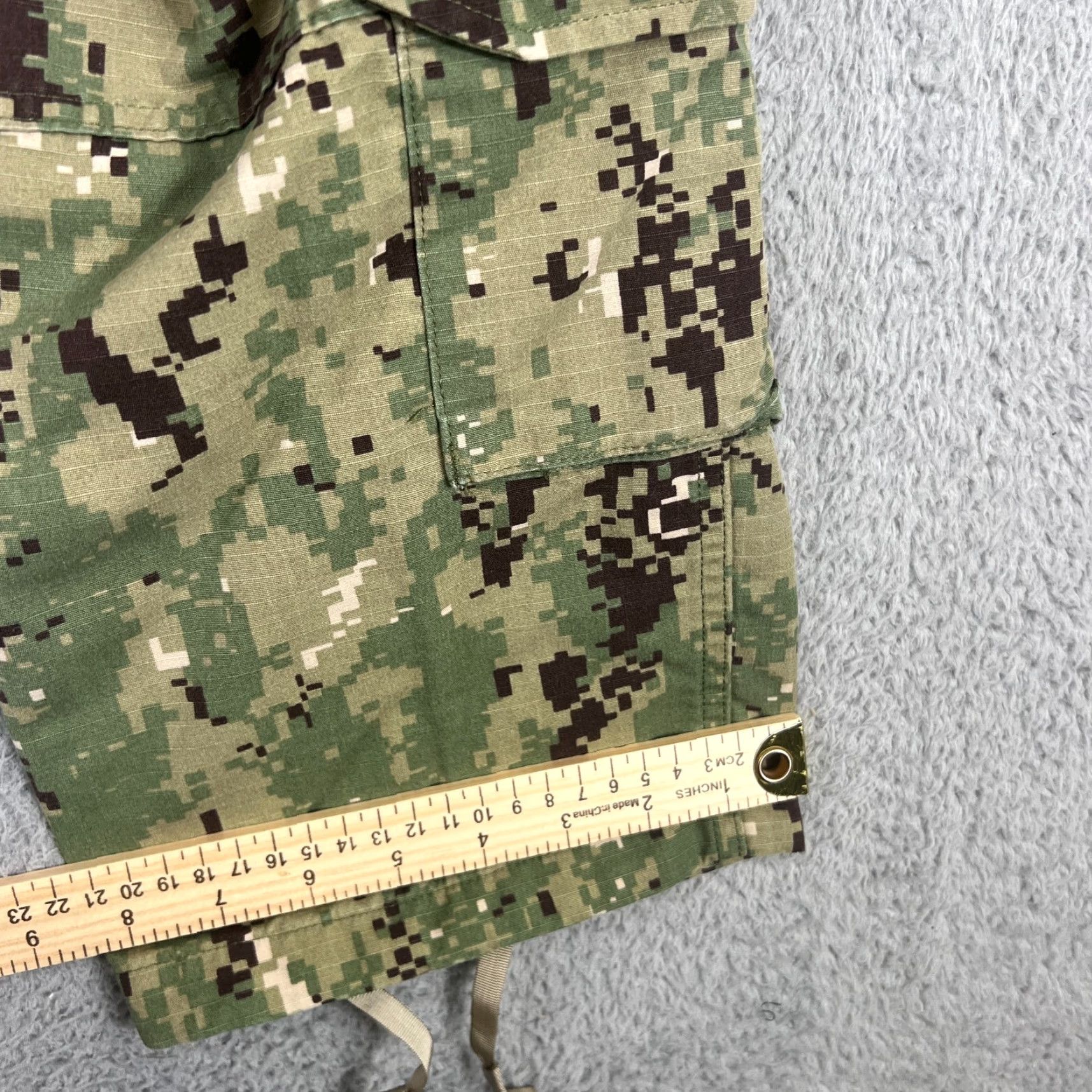 VINTAGE Navy Working Uniform Ripstop Trousers Pants Small Green Digital Camo USN Cargo Pants Mens Regular Green 90s Army USA Classic Vintage Feel