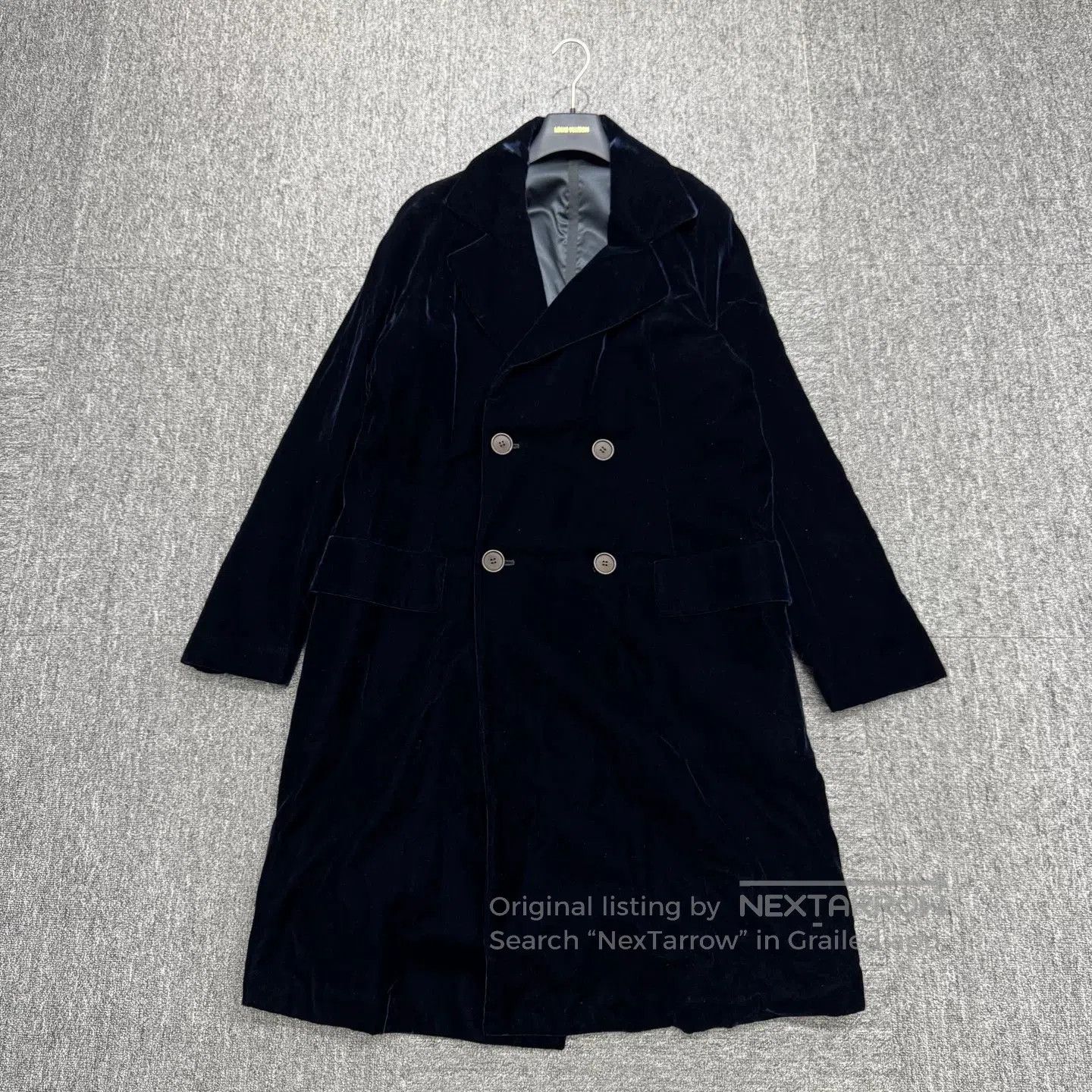 Giorgio Armani GIORGIO ARMANI Velvet Coat. Size US L / EU 52-54 / 3 - 1 Thumbnail