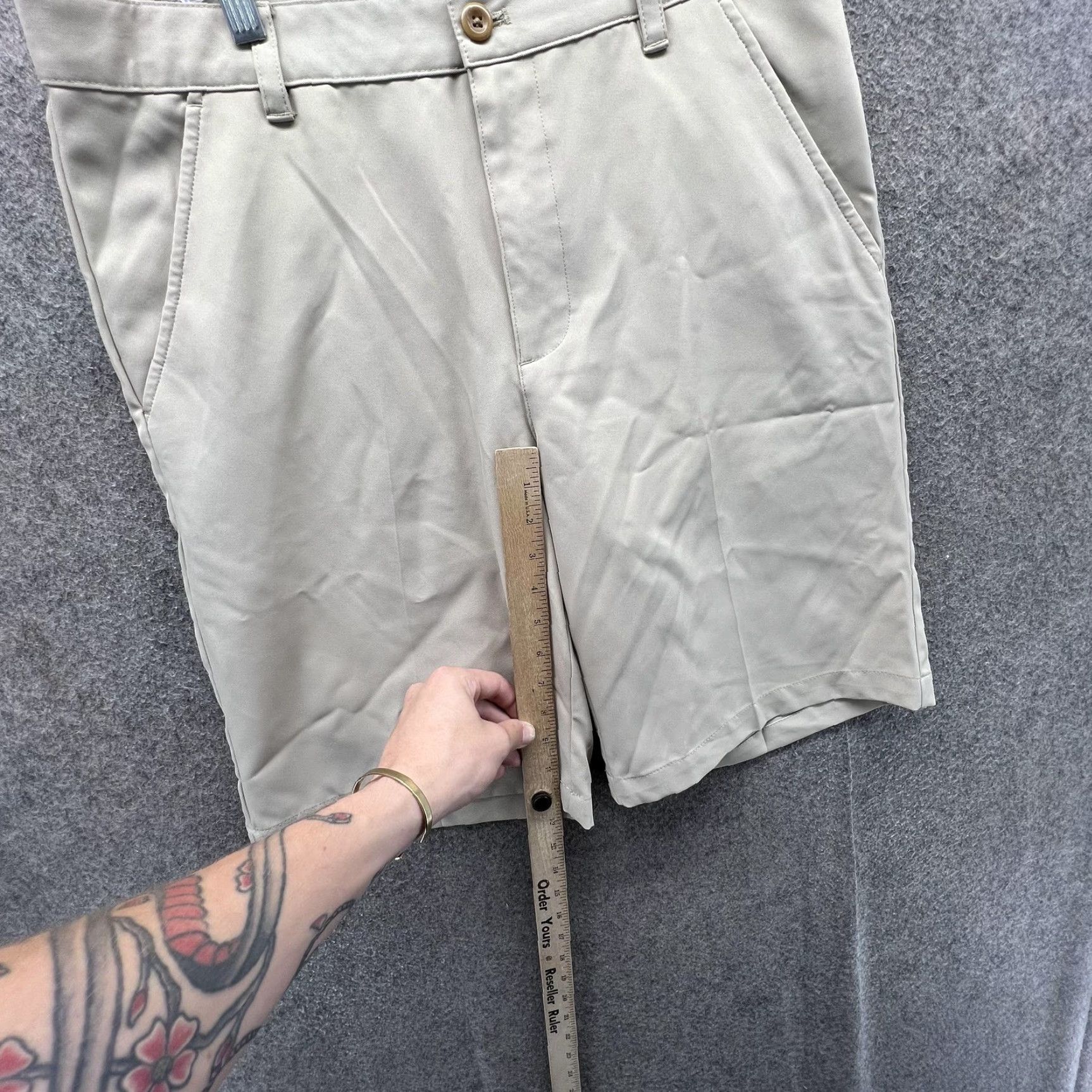 Izod IZOD Golf Shorts Mens 32 Beige Twill Chino Performance 10 Inseam Casual Size US 32 / EU 48 - 5 Thumbnail